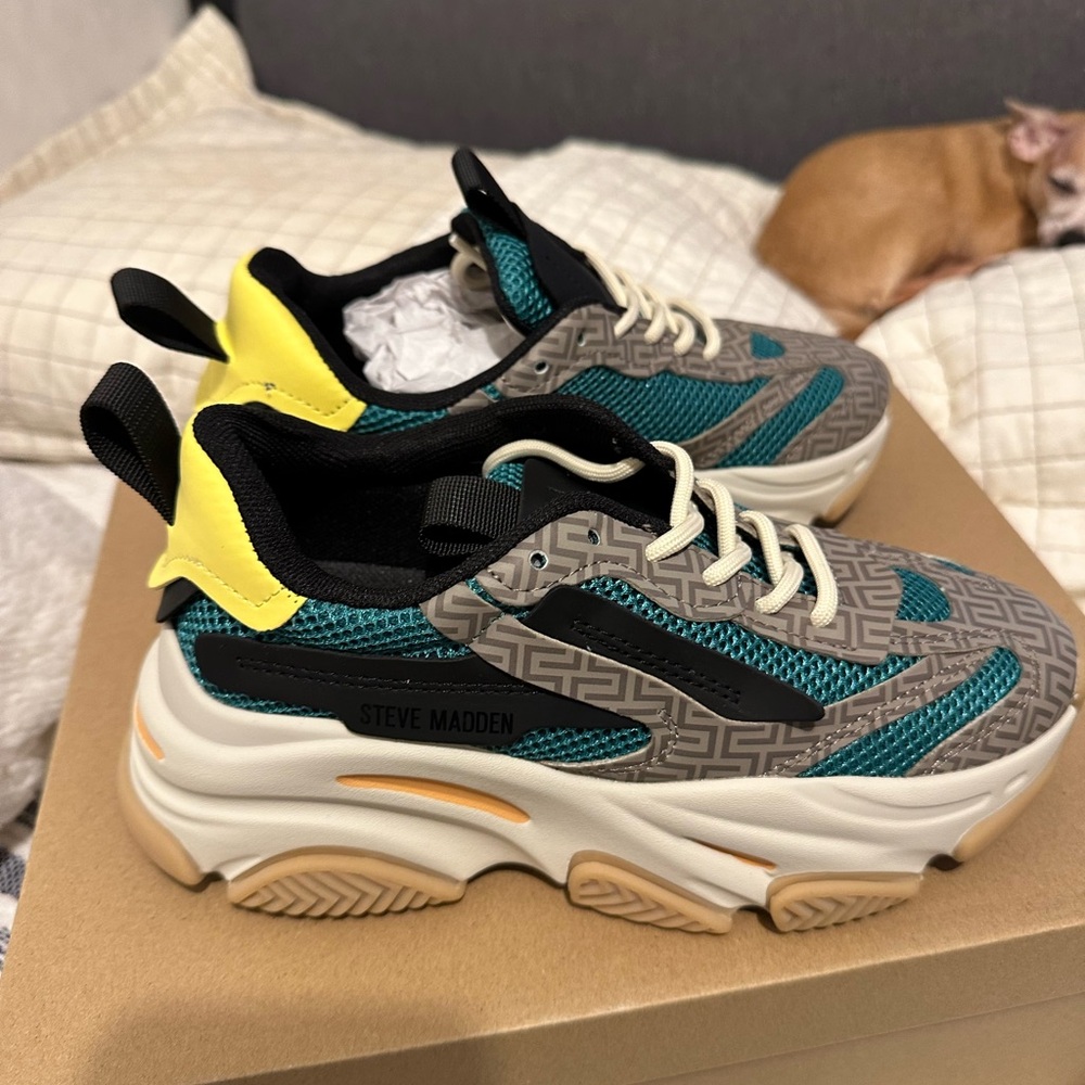 New Steve Maden Women’s Shoes sz 6.5